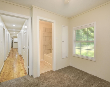 804 Chickasaw Drive - Photo Thumbnail 27