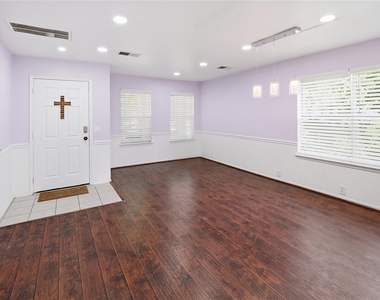 6811 Brighton Hill Lane - Photo Thumbnail 3