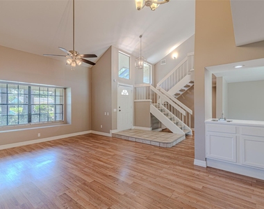 18506 Creekfield Court - Photo Thumbnail 16