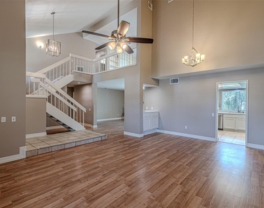 18506 Creekfield Court - Photo Thumbnail 13