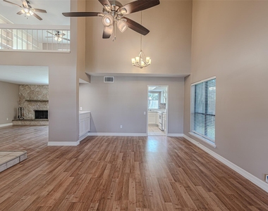 18506 Creekfield Court - Photo Thumbnail 12