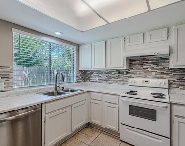 18506 Creekfield Court - Photo Thumbnail 19