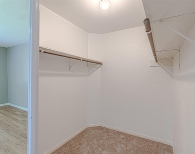 18506 Creekfield Court - Photo Thumbnail 33