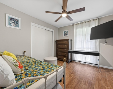 9310 Cliffwood Drive - Photo Thumbnail 22