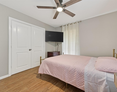 9310 Cliffwood Drive - Photo Thumbnail 25