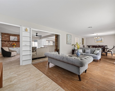 9310 Cliffwood Drive - Photo Thumbnail 3