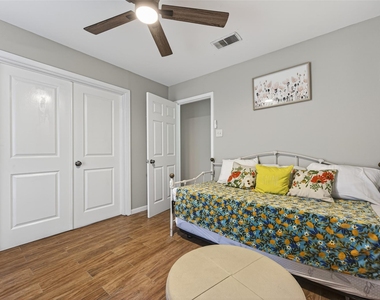 9310 Cliffwood Drive - Photo Thumbnail 23