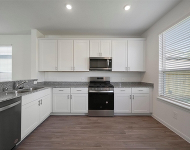 5703 Finely Run St - Photo Thumbnail 9