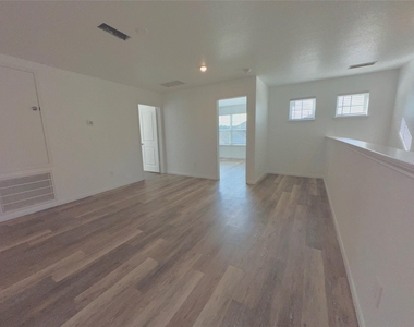 5703 Finely Run St - Photo Thumbnail 12