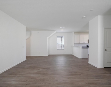 5703 Finely Run St - Photo Thumbnail 6