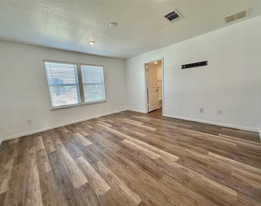 5703 Finely Run St - Photo Thumbnail 16