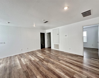 5703 Finely Run St - Photo Thumbnail 20