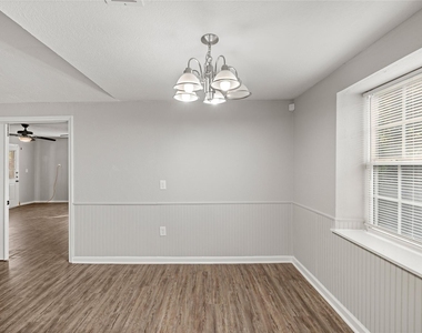 2929 Leroy Street - Photo Thumbnail 7
