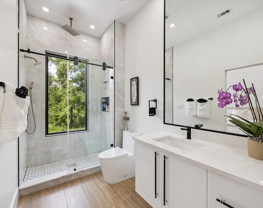 407 Brook Hollow Drive - Photo Thumbnail 21