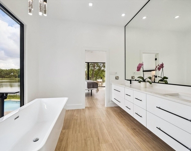 407 Brook Hollow Drive - Photo Thumbnail 20
