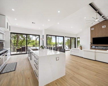 407 Brook Hollow Drive - Photo Thumbnail 11