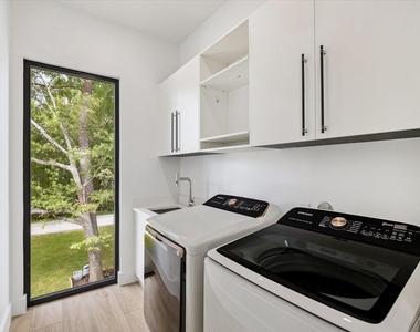 407 Brook Hollow Drive - Photo Thumbnail 30