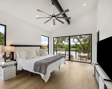 407 Brook Hollow Drive - Photo Thumbnail 13