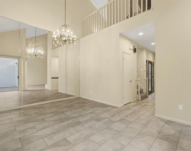 10125 Valley Forge Drive - Photo Thumbnail 8