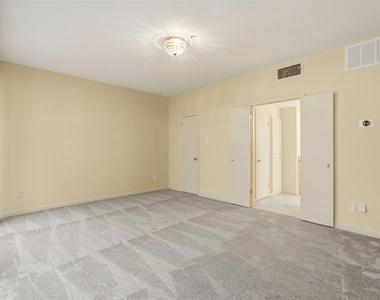 10125 Valley Forge Drive - Photo Thumbnail 15