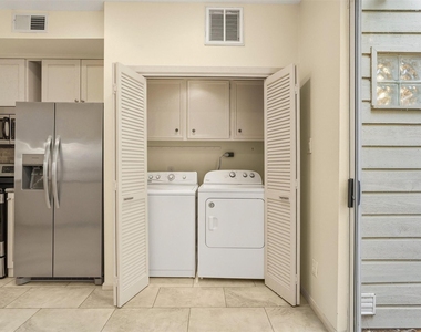 10125 Valley Forge Drive - Photo Thumbnail 13
