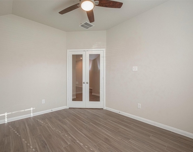 5318 Briana Dee Dr - Photo Thumbnail 5