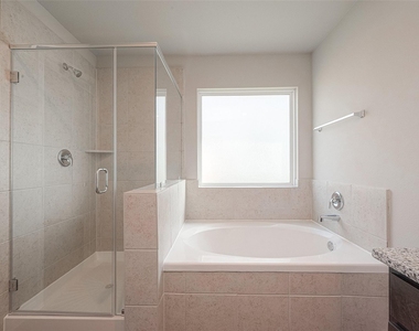 5318 Briana Dee Dr - Photo Thumbnail 32