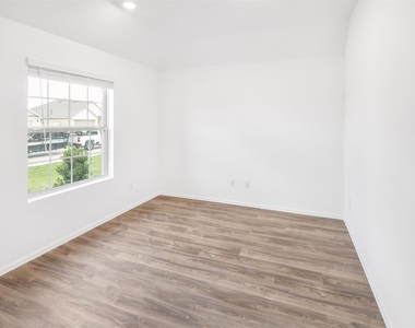 5508 Knox Landing Drive - Photo Thumbnail 4