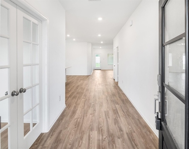 5508 Knox Landing Drive - Photo Thumbnail 3