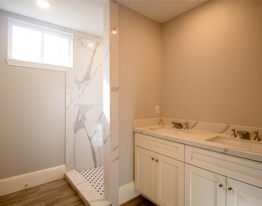 231 Betral Street - Photo Thumbnail 10