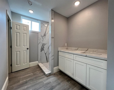 231 Betral Street - Photo Thumbnail 16