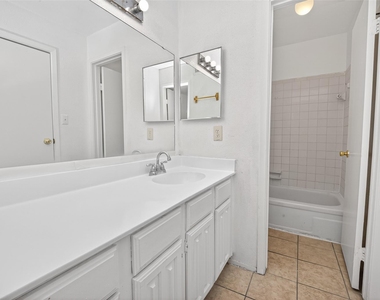 6001 Reims Road - Photo Thumbnail 17