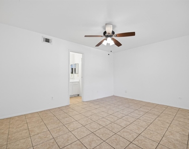 6001 Reims Road - Photo Thumbnail 18