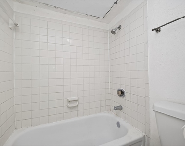 6001 Reims Road - Photo Thumbnail 15