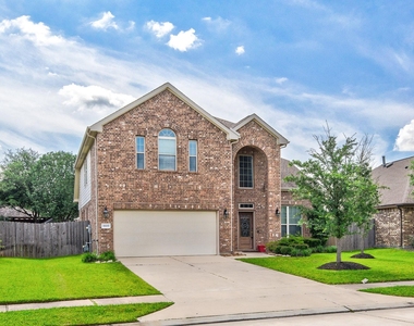 18119 Tall Chestnut Street - Photo Thumbnail 2