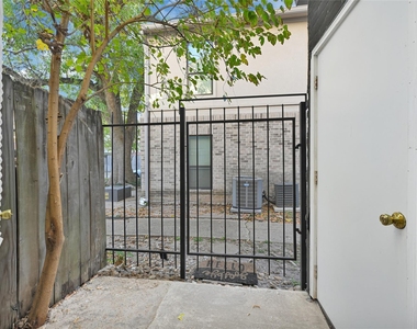 2425 Augusta Drive - Photo Thumbnail 27