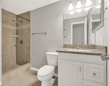 2425 Augusta Drive - Photo Thumbnail 13