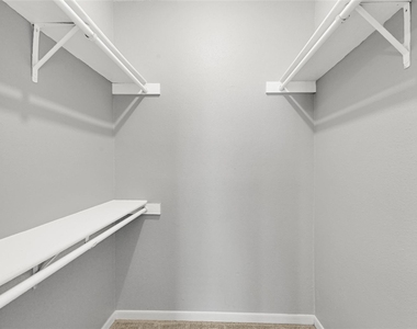 2425 Augusta Drive - Photo Thumbnail 18