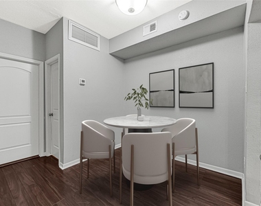 2425 Augusta Drive - Photo Thumbnail 5