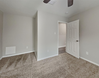2815 Fox Mountain Drive - Photo Thumbnail 11