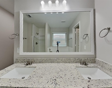2815 Fox Mountain Drive - Photo Thumbnail 8