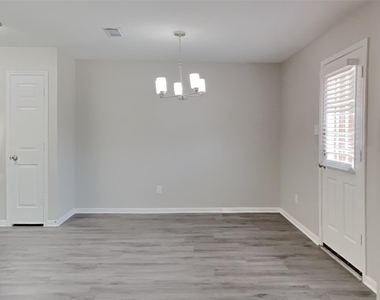 2815 Fox Mountain Drive - Photo Thumbnail 5