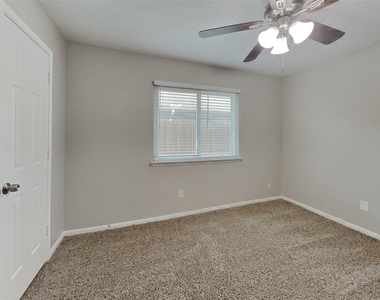 2815 Fox Mountain Drive - Photo Thumbnail 10