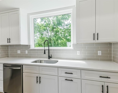 5703 Balbo Street - Photo Thumbnail 16