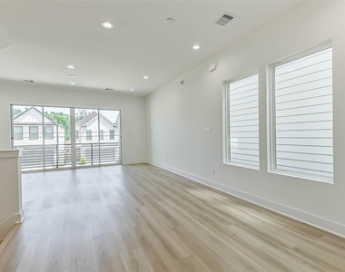 5703 Balbo Street - Photo Thumbnail 17