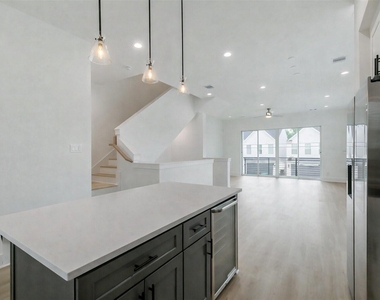 5703 Balbo Street - Photo Thumbnail 14