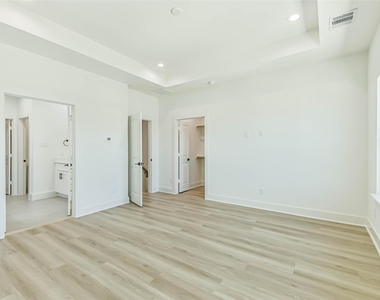 5703 Balbo Street - Photo Thumbnail 25