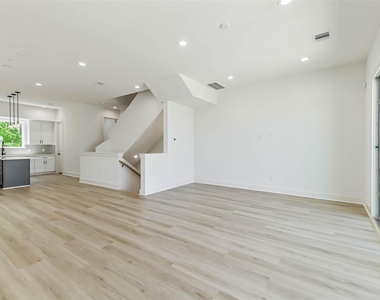5703 Balbo Street - Photo Thumbnail 10