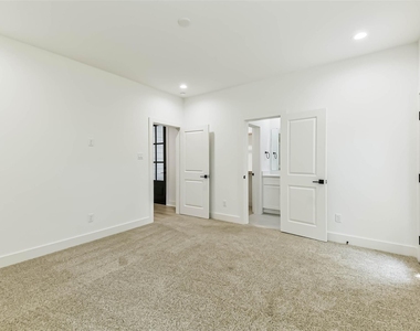 5703 Balbo Street - Photo Thumbnail 7