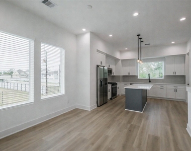 5703 Balbo Street - Photo Thumbnail 15